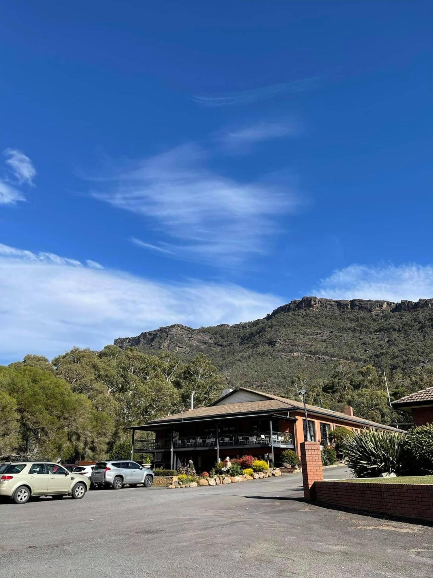 Golden Chain Country Plaza Motel Halls Gap Bagian luar foto