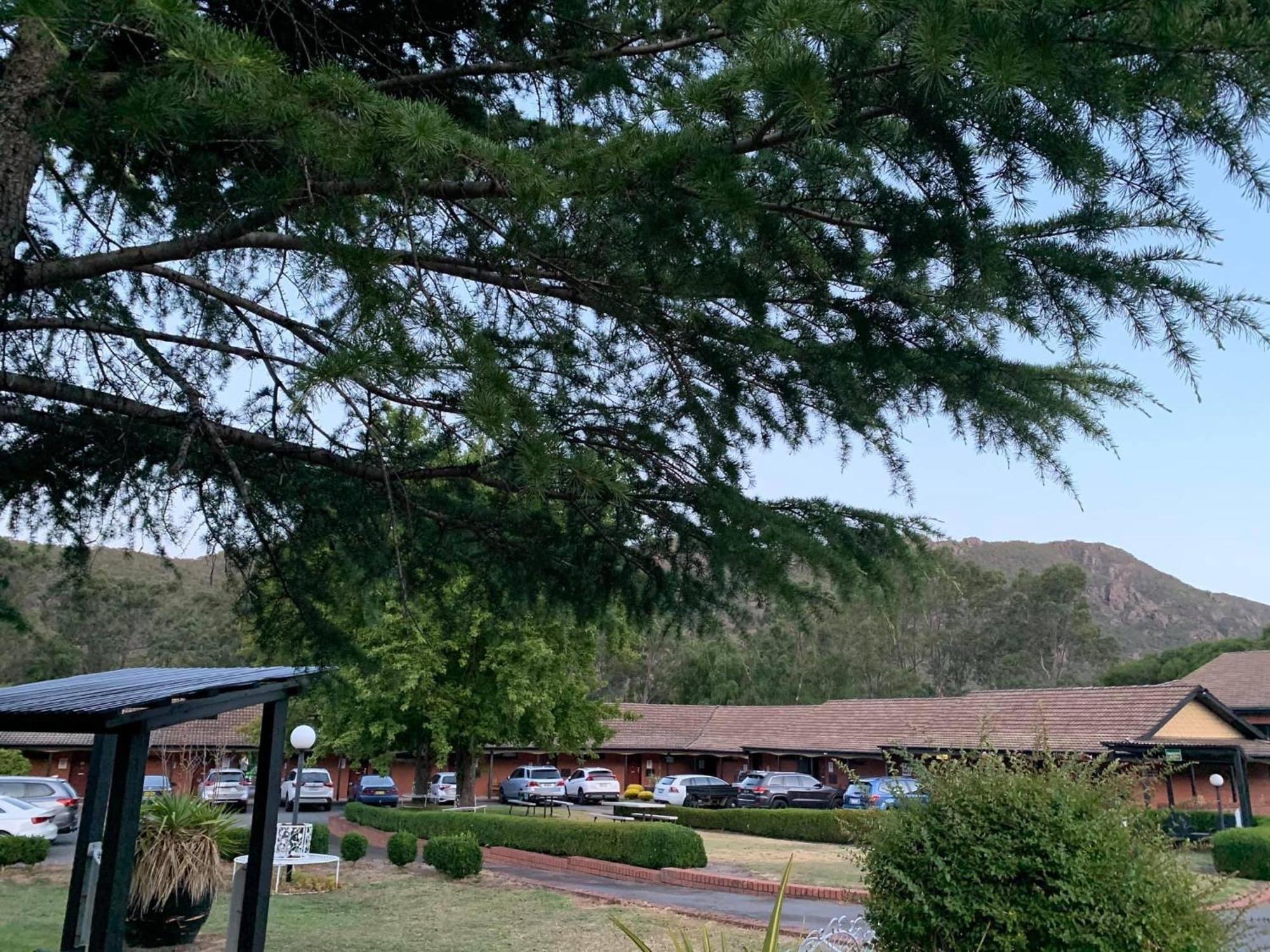 Golden Chain Country Plaza Motel Halls Gap Bagian luar foto