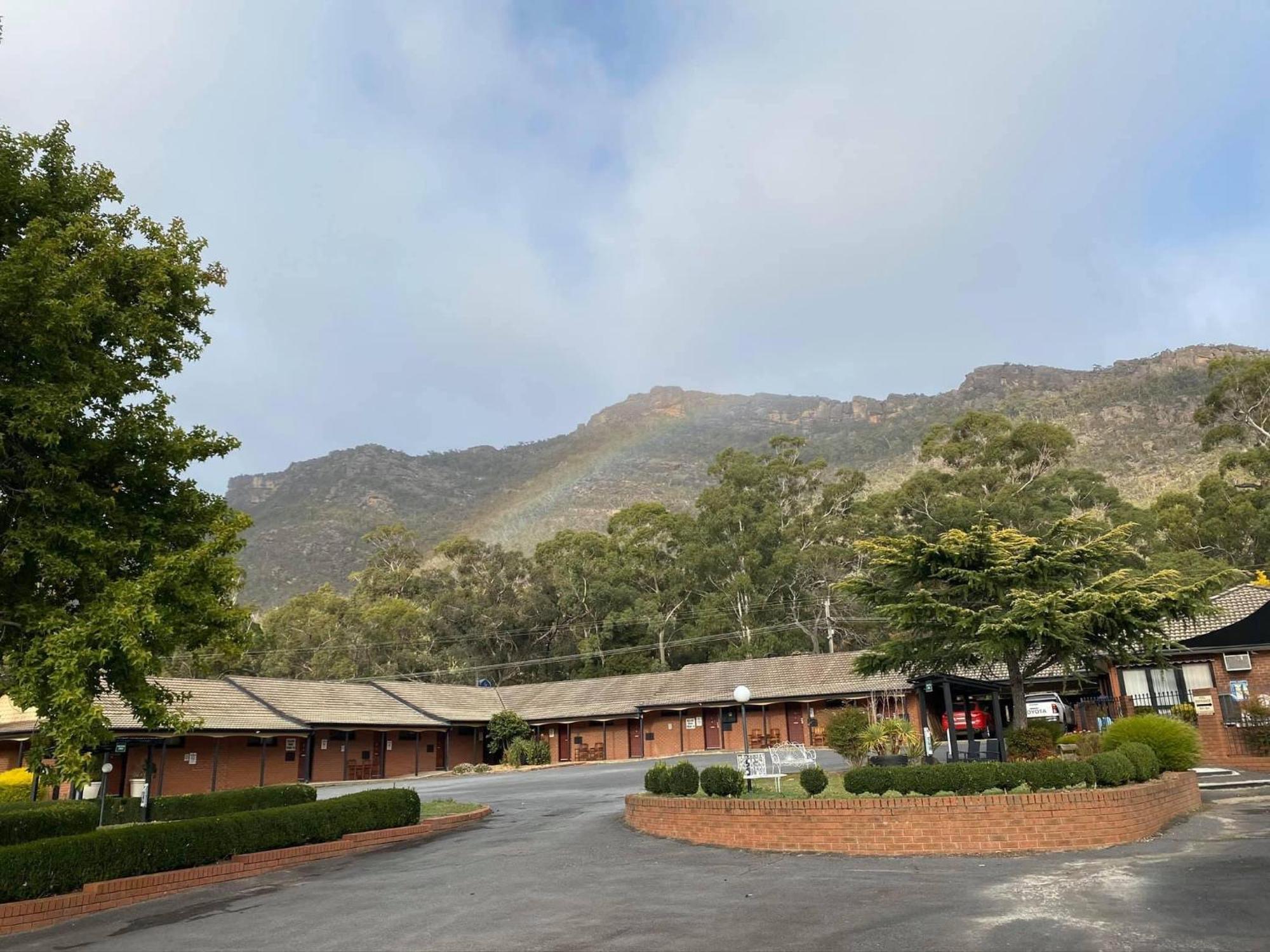 Golden Chain Country Plaza Motel Halls Gap Bagian luar foto