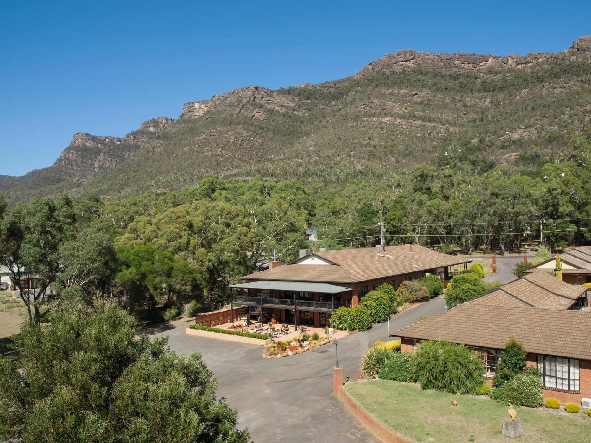 Golden Chain Country Plaza Motel Halls Gap Bagian luar foto