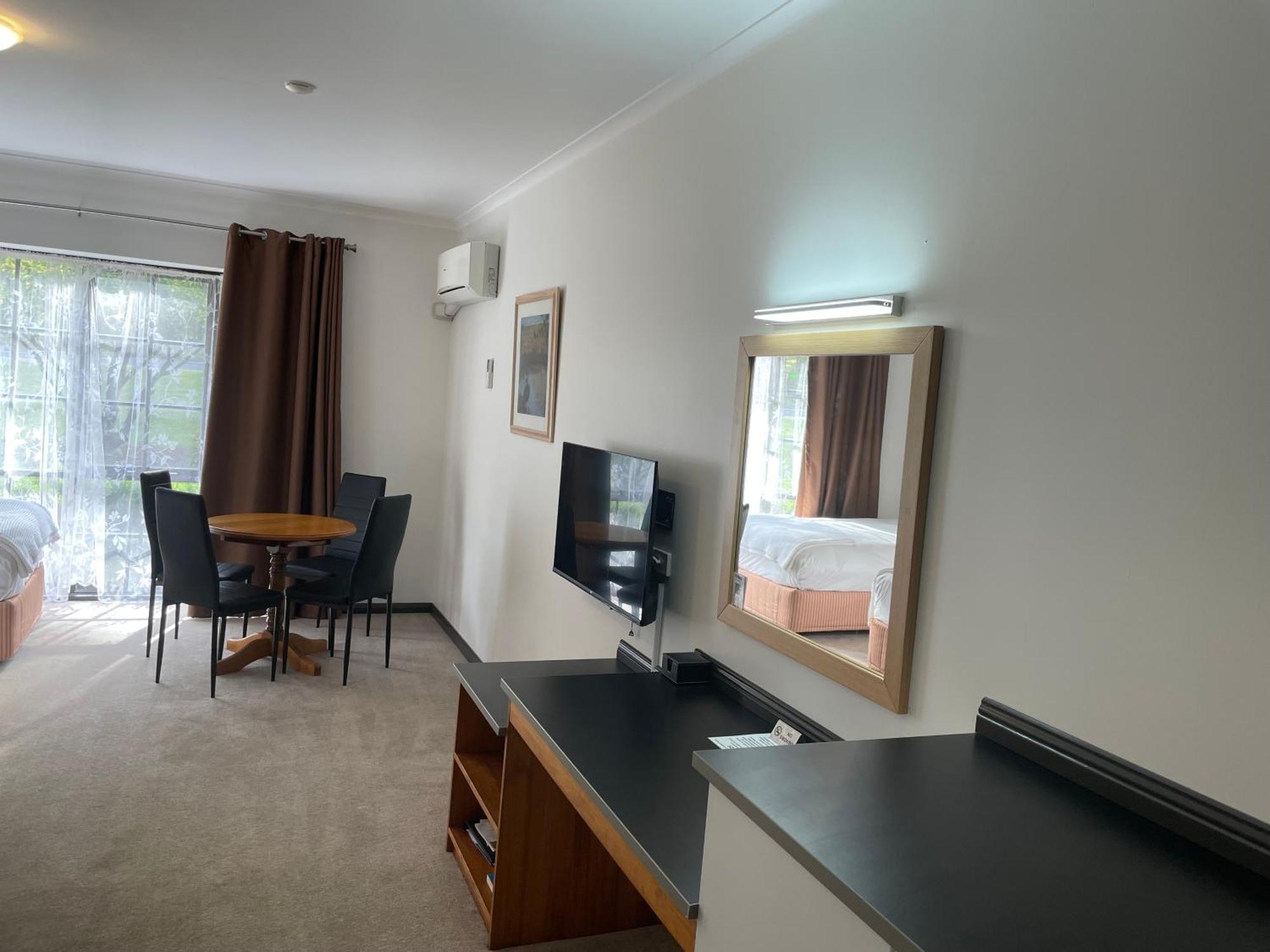 Golden Chain Country Plaza Motel Halls Gap Bagian luar foto