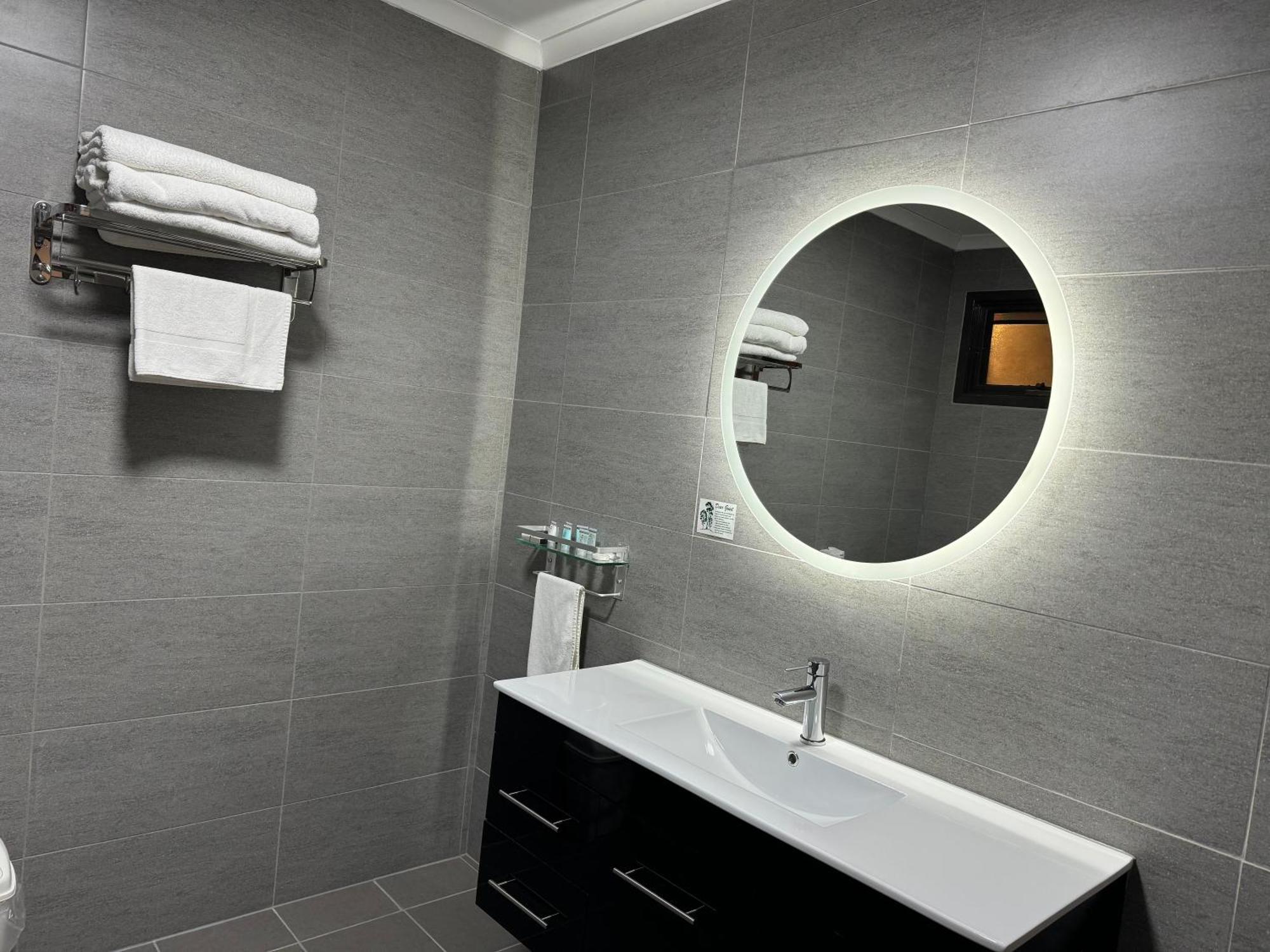Golden Chain Country Plaza Motel Halls Gap Bagian luar foto