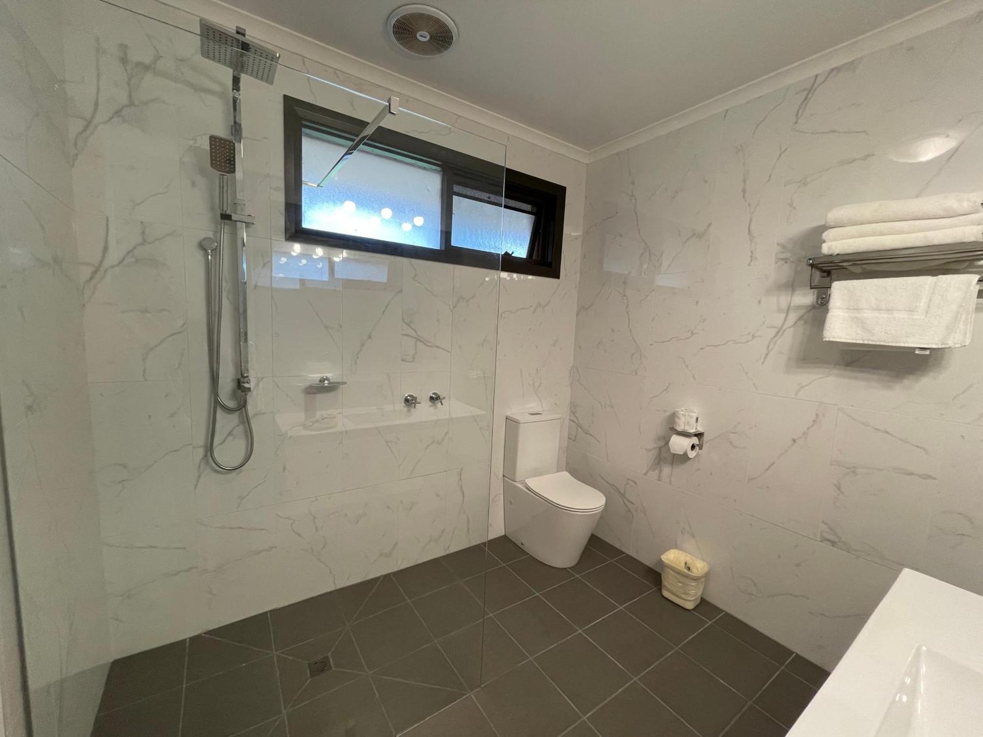 Golden Chain Country Plaza Motel Halls Gap Bagian luar foto