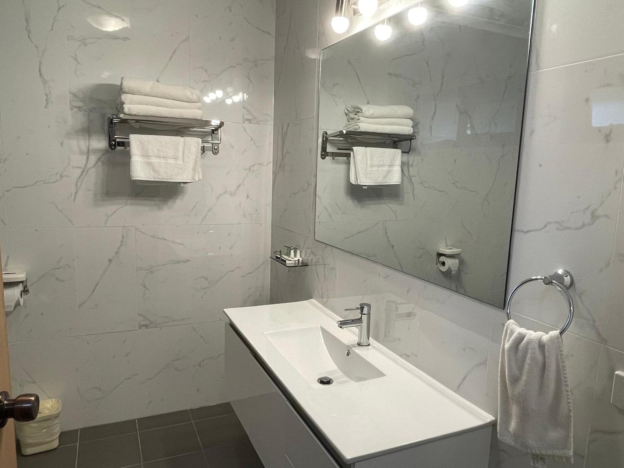 Golden Chain Country Plaza Motel Halls Gap Bagian luar foto