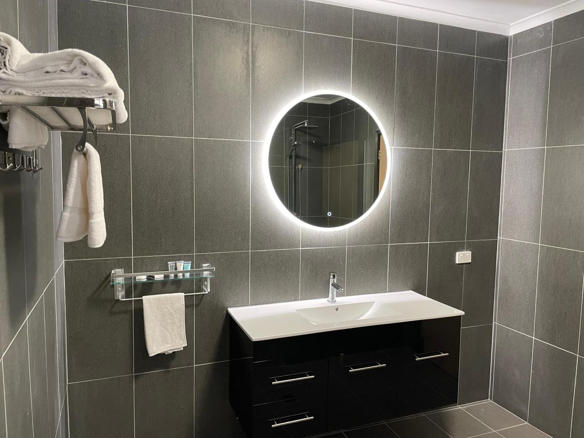 Golden Chain Country Plaza Motel Halls Gap Bagian luar foto
