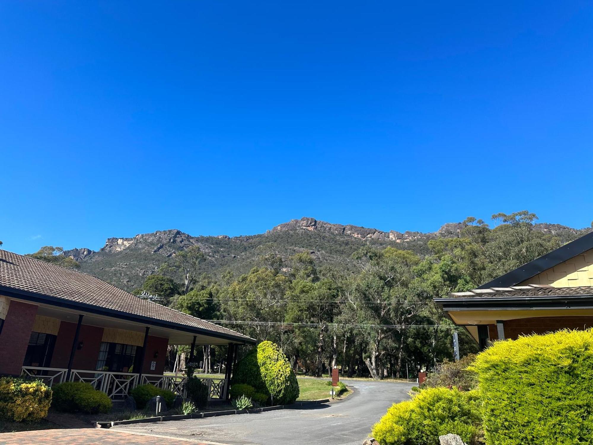 Golden Chain Country Plaza Motel Halls Gap Bagian luar foto