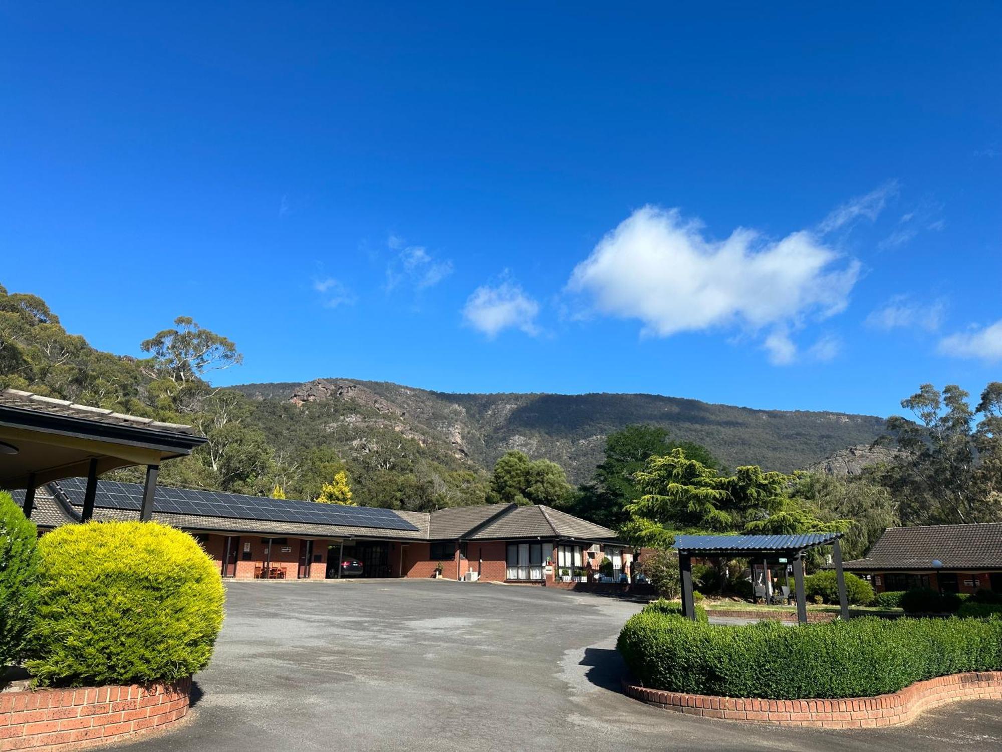 Golden Chain Country Plaza Motel Halls Gap Bagian luar foto