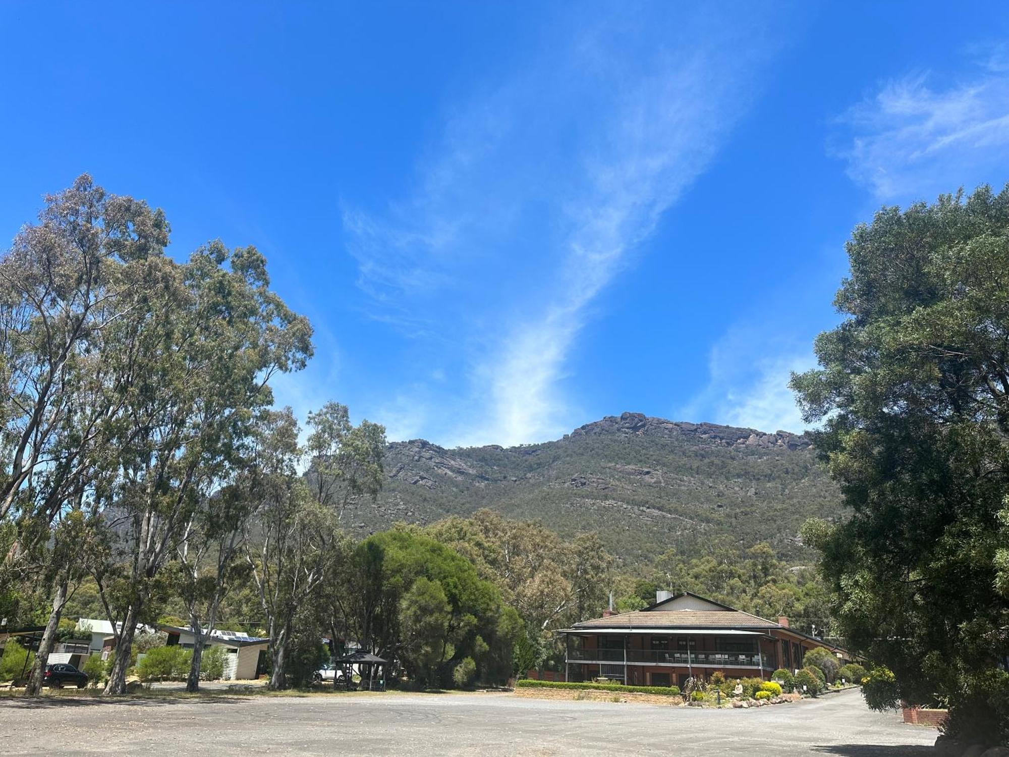 Golden Chain Country Plaza Motel Halls Gap Bagian luar foto
