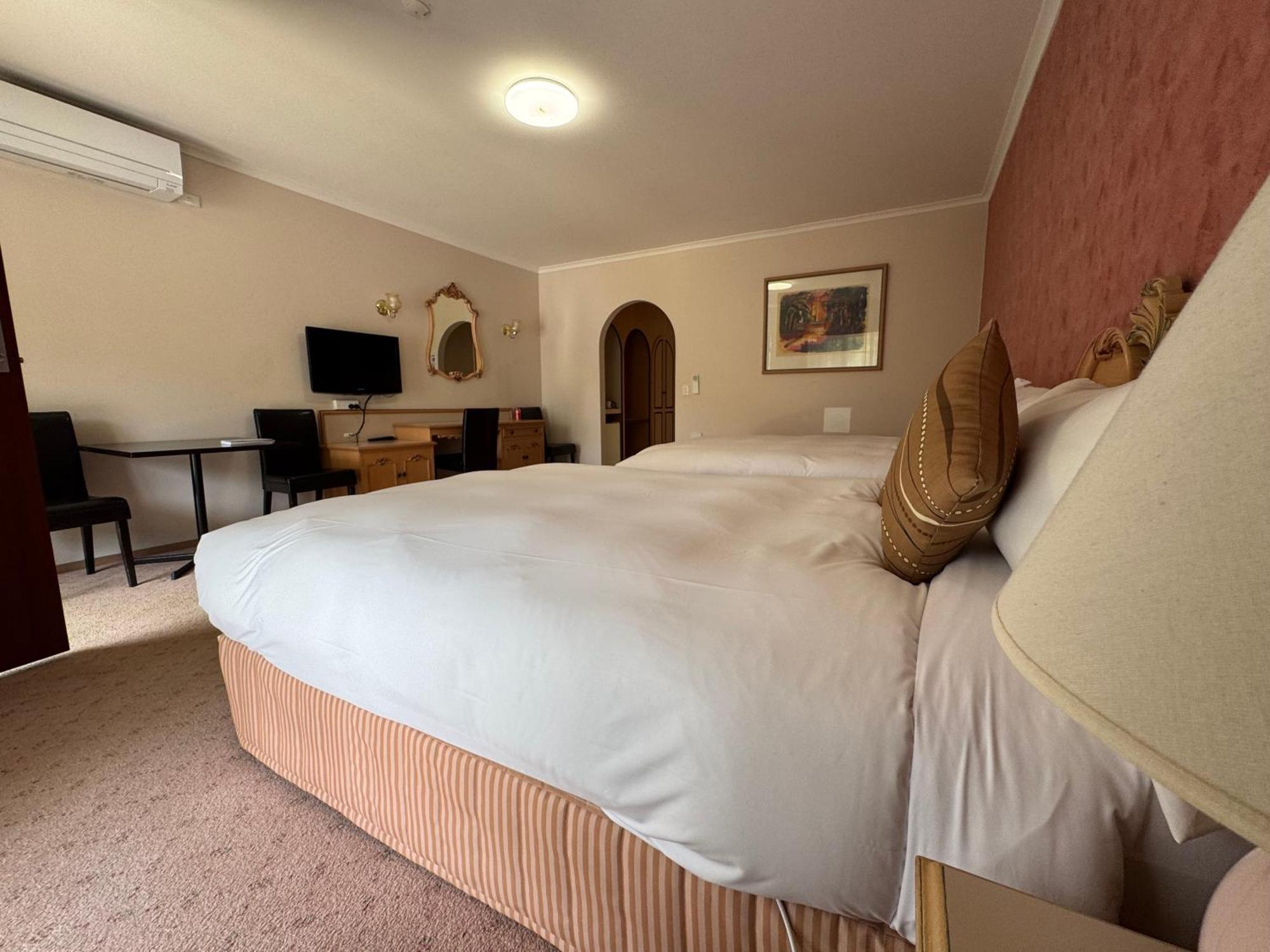 Golden Chain Country Plaza Motel Halls Gap Bagian luar foto