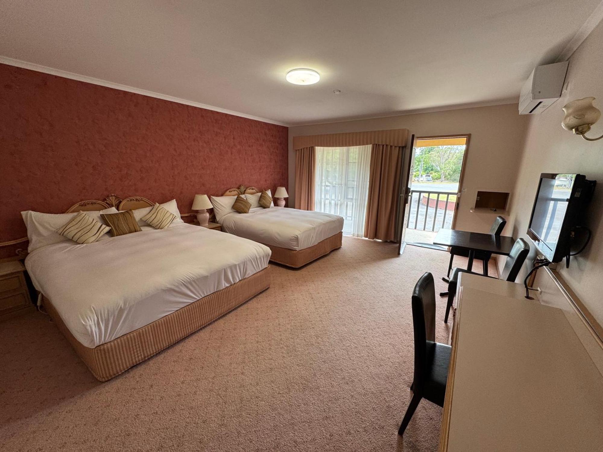 Golden Chain Country Plaza Motel Halls Gap Bagian luar foto